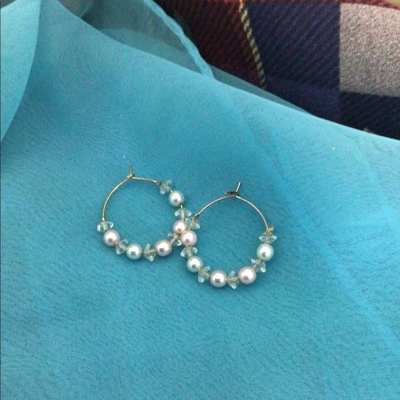 Vintage Wire Earrings Delicate Pink & White Beaded Earrings Pierced Hoops - Picture 3 of 8